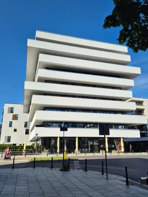 Budynek, w którym mieści się apartament