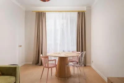 Część wypoczynkowa w obiekcie Metro Młynów Colourful Apartment by BookingHost