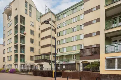 Budynek, w którym mieści się apartament