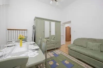 Część wypoczynkowa w obiekcie Nowy Świat Apartament w Centrum Warszawy by Noclegi Renters