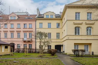 Budynek, w którym mieści się apartament