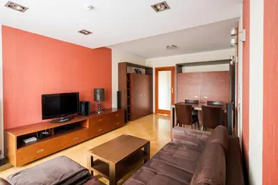 Telewizja i/lub zestaw kina domowego w obiekcie Tarchomin Standard Apartment by BookingHost