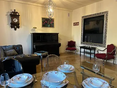 Część wypoczynkowa w obiekcie Luxury apartments close to the Royal bath park and the city center