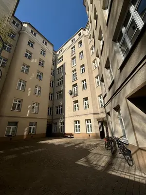 Budynek, w którym mieści się apartament