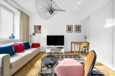 Telewizja i/lub zestaw kina domowego w obiekcie Warsaw - Workspace & Park nearby - by Rentujemy