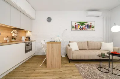 Kuchnia lub aneks kuchenny w obiekcie Golden Apartments - Mennica Residence, 1-Bedroom in City Center #3