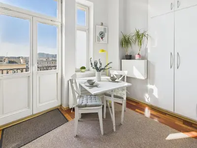 Balkon lub taras w obiekcie Budget-Friendly Studio Located near Royal Baths Park by Noclegi Renters