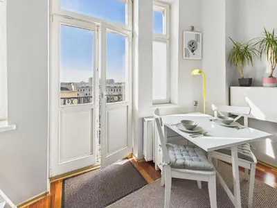 Balkon lub taras w obiekcie Budget-Friendly Studio Located near Royal Baths Park by Noclegi Renters