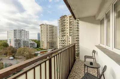 Balkon lub taras w obiekcie Bright Apartment Bogusławskiego Perfect for Remote Work by Noclegi Renters