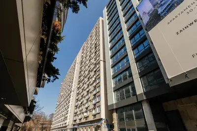 Budynek, w którym mieści się apartament