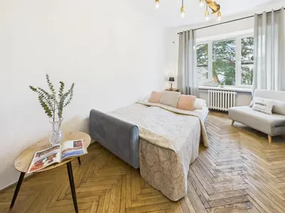 Część wypoczynkowa w obiekcie Cosy Studio Kasprowicza in Warsaw by Noclegi Renters