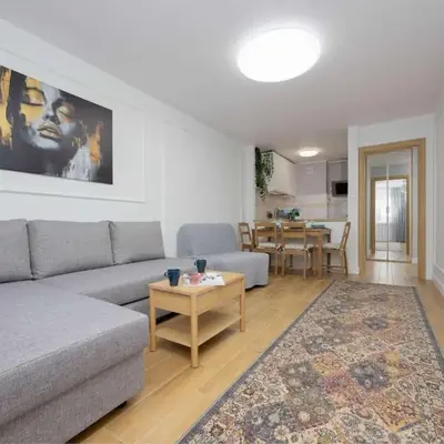 Bright Apartment with Air Conditioning in the Capital by Noclegi Renters