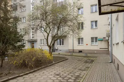 Budynek, w którym mieści się apartament