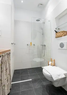 Łazienka w obiekcie RentPlanet - Studio Białobrzeska