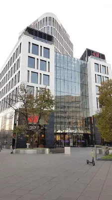 Budynek, w którym mieści się apartament