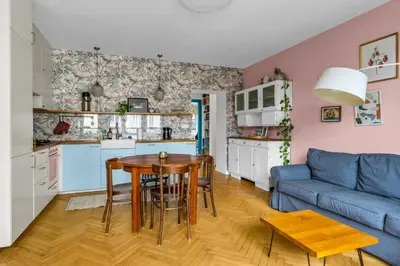 Kuchnia lub aneks kuchenny w obiekcie Hoża Heart of Warsaw Apartment by BookingHost