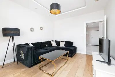 Telewizja i/lub zestaw kina domowego w obiekcie RentPlanet - Apartament Rodziewiczówny