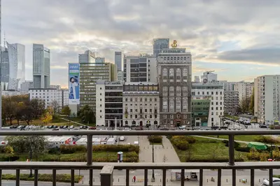 Widok na miasto Warszawa z tego apartamentu