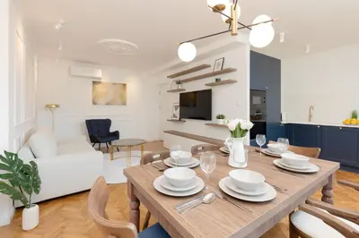 Kuchnia lub aneks kuchenny w obiekcie Apartment in the Centre of Warsaw by Noclegi Renters