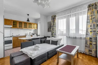 Kuchnia lub aneks kuchenny w obiekcie Metro Kabaty Homely Studio by BookingHost