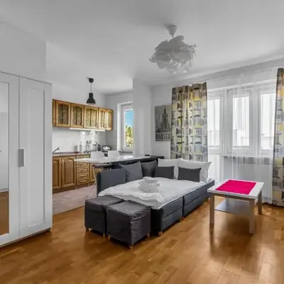 Metro Kabaty Homely Studio by BookingHost