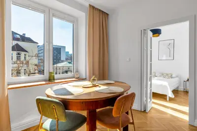Część wypoczynkowa w obiekcie Wola Ratusz Serene Apartment by BookingHost