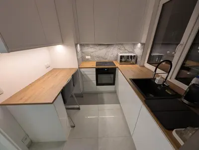 Kuchnia lub aneks kuchenny w obiekcie Przystanek Międzylesie Dwupokojowy Apartament z osobną Kuchnią Garażem Self Check-in Blisko CZD