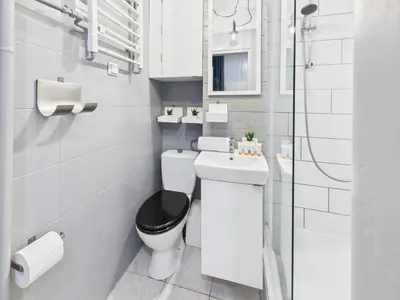 Łazienka w obiekcie Intimate Studio Close to PGE Narodowy by Noclegi Renters