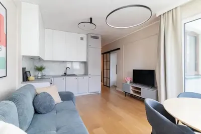 Telewizja i/lub zestaw kina domowego w obiekcie JetSet Airport Apartment