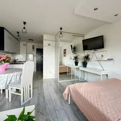 Cosy Stay Solidarności Avenue Apartment