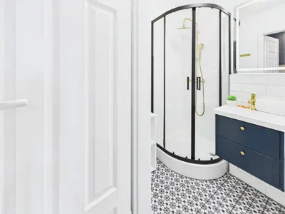 Łazienka w obiekcie Stylish and Bright Studio Pet-Friendly by Noclegi Renters