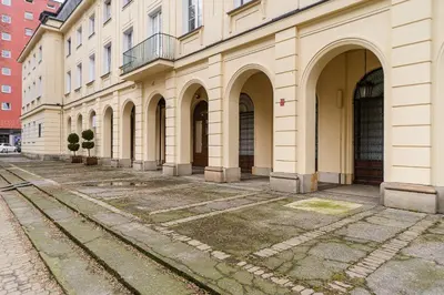 Budynek, w którym mieści się apartament