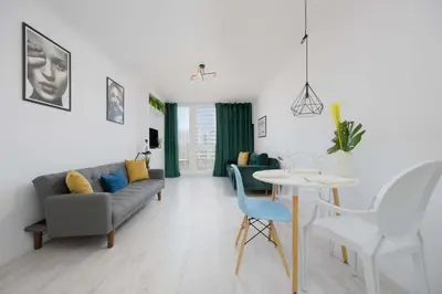 Część wypoczynkowa w obiekcie Modern Apartment Grzybowska near Hala Mirowska by Noclegi Renters