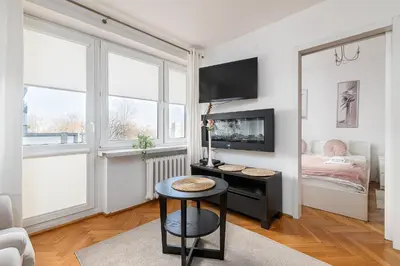 Telewizja i/lub zestaw kina domowego w obiekcie RentPlanet - Apartament Smolna