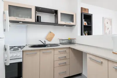 Kuchnia lub aneks kuchenny w obiekcie RentPlanet - Apartament Smolna