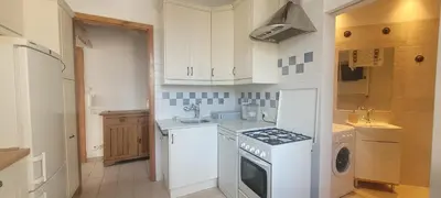 Kuchnia lub aneks kuchenny w obiekcie Przytulne, jasne 40m2 na Starej Pradze, 3min do M