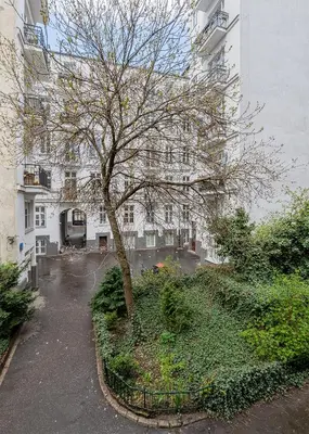Ogród w obiekcie RentPlanet - Apartamenty Chmielna