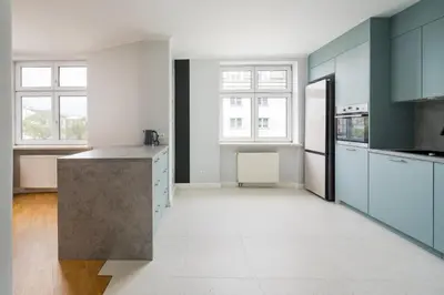 Kuchnia lub aneks kuchenny w obiekcie Ząbkowska 2-Bedroom Apartment by BookingHost
