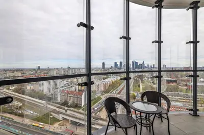 Balkon lub taras w obiekcie Kasprzaka 29 Panorama Tower 20 piętro 85m2 By Perfect Apart 2015