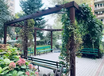 Ogród w obiekcie Cosy Apartment Zwycięzców Saska Kępa