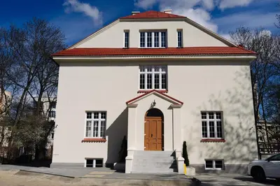 Budynek, w którym mieści się hostel
