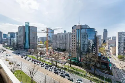 Widok na miasto Warszawa z tego apartamentu