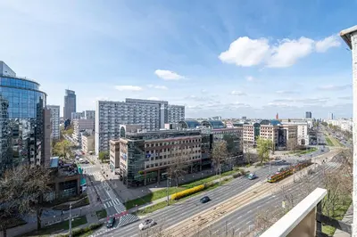 Widok na miasto Warszawa z tego apartamentu