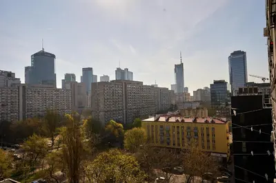 Widok na miasto Warszawa z tego apartamentu