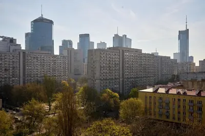 Widok na miasto Warszawa z tego apartamentu