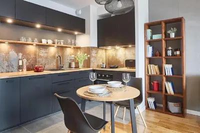 Kuchnia lub aneks kuchenny w obiekcie Elegant Apartment Żoliborz Arkadia by Renters Prestige