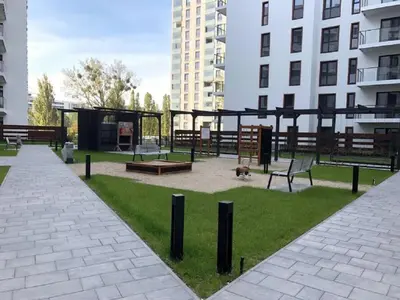Plac zabaw dla dzieci w obiekcie Elegant Apartment Żoliborz Arkadia by Renters Prestige
