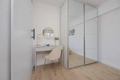 Plan piętra w obiekcie Bright Apartments Close to City Centre by Noclegi Renters