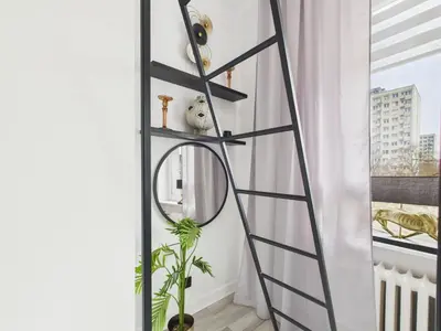 Balkon lub taras w obiekcie Comfortable studio in Warsaw's Mokotow district next to the Metro by Noclegi Renters