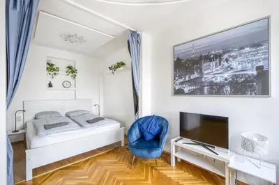 Telewizja i/lub zestaw kina domowego w obiekcie Labo Apartment Plac Teatralny